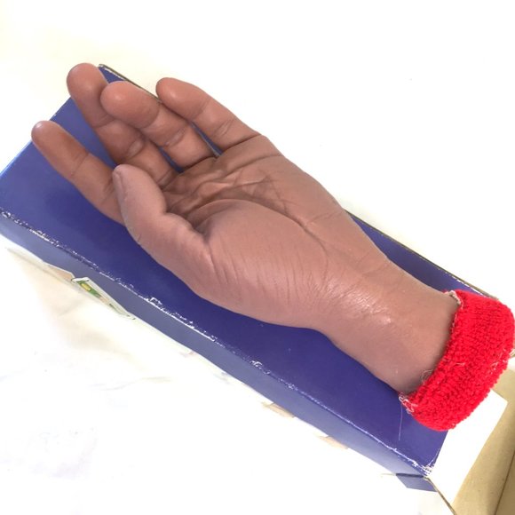 Realistic Hand Spare Parts Prop Russ Berrie Vintage 80’s - Picture 4 of 12